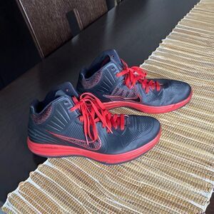 EUC Nike Lunarlon blk and red size 11.5